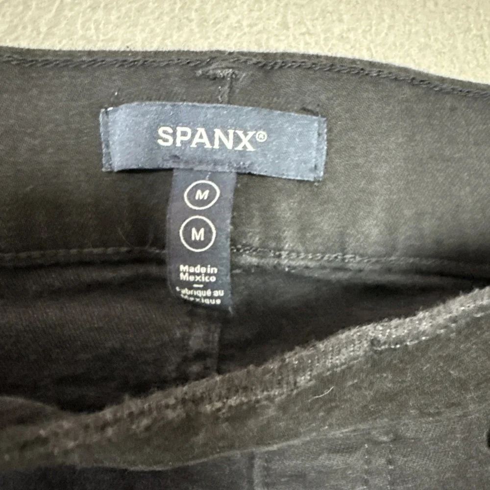 Spanx Flare Jeans Women M 30x31 Black Pull On Stretch Quiet Luxury Comfort Denim